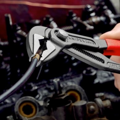 Santechninės replės prailgintos KNIPEX SLIM Cobra su fiksavimu 250mm 1 Santechninės replės prailgintos KNIPEX SLIM Cobra su fiksavimu 250mm 1